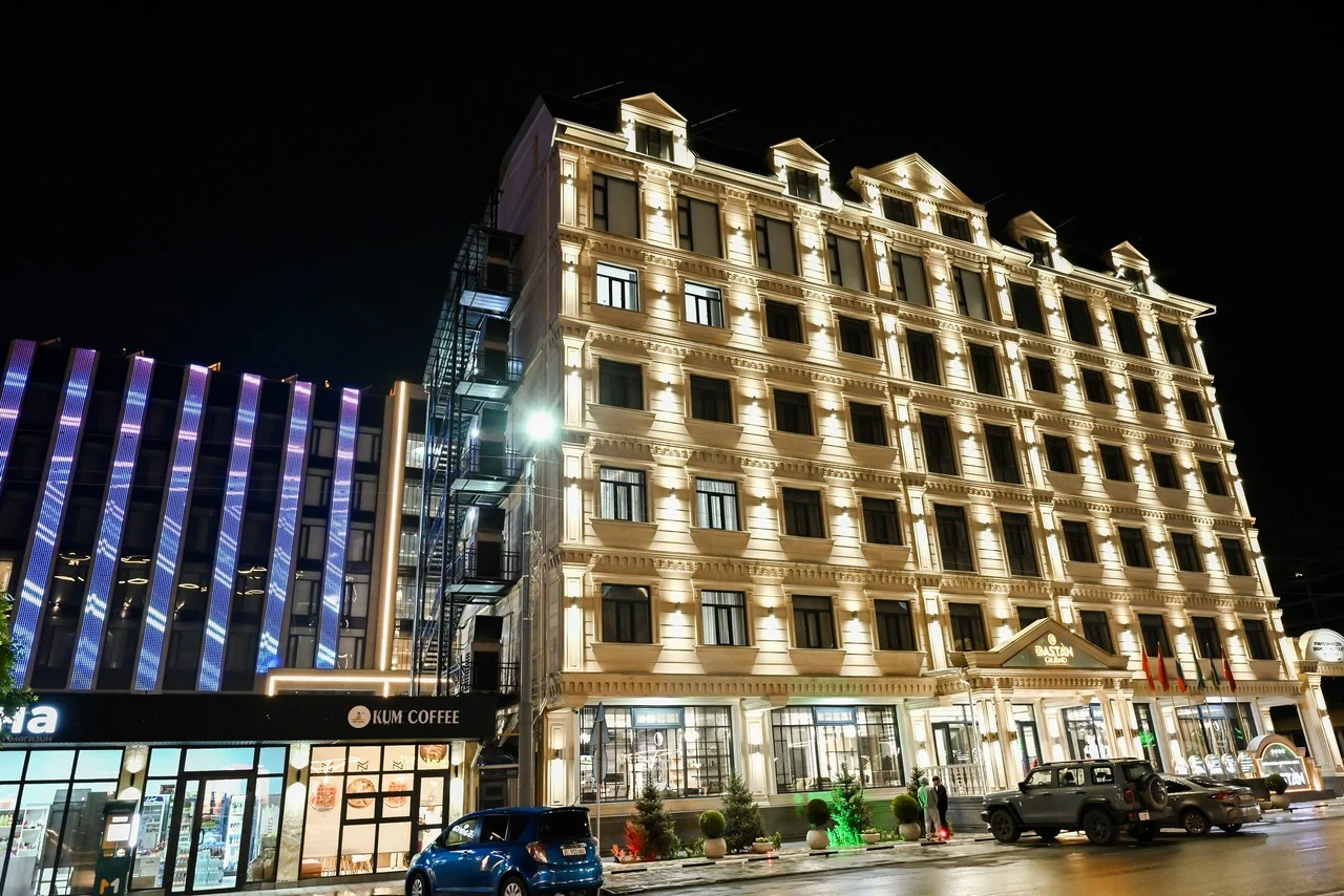 Классический корпус вечером — Dastan Grand Hotel